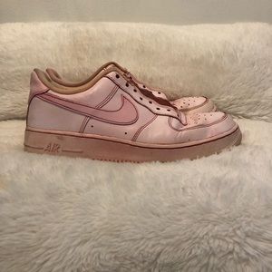 PINK AIR FORCE 1’S